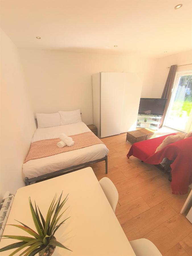 Turay Court Holiday Apartments Bournemouth Exterior photo