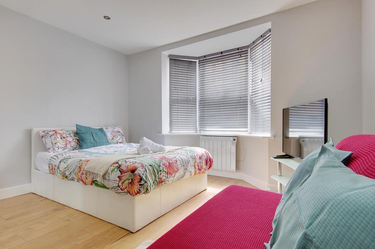 Turay Court Holiday Apartments Bournemouth Exterior photo